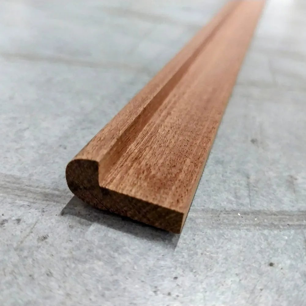 Parclose sencillo - Bois exotique rouge - 2400 x 26 x 12 mm