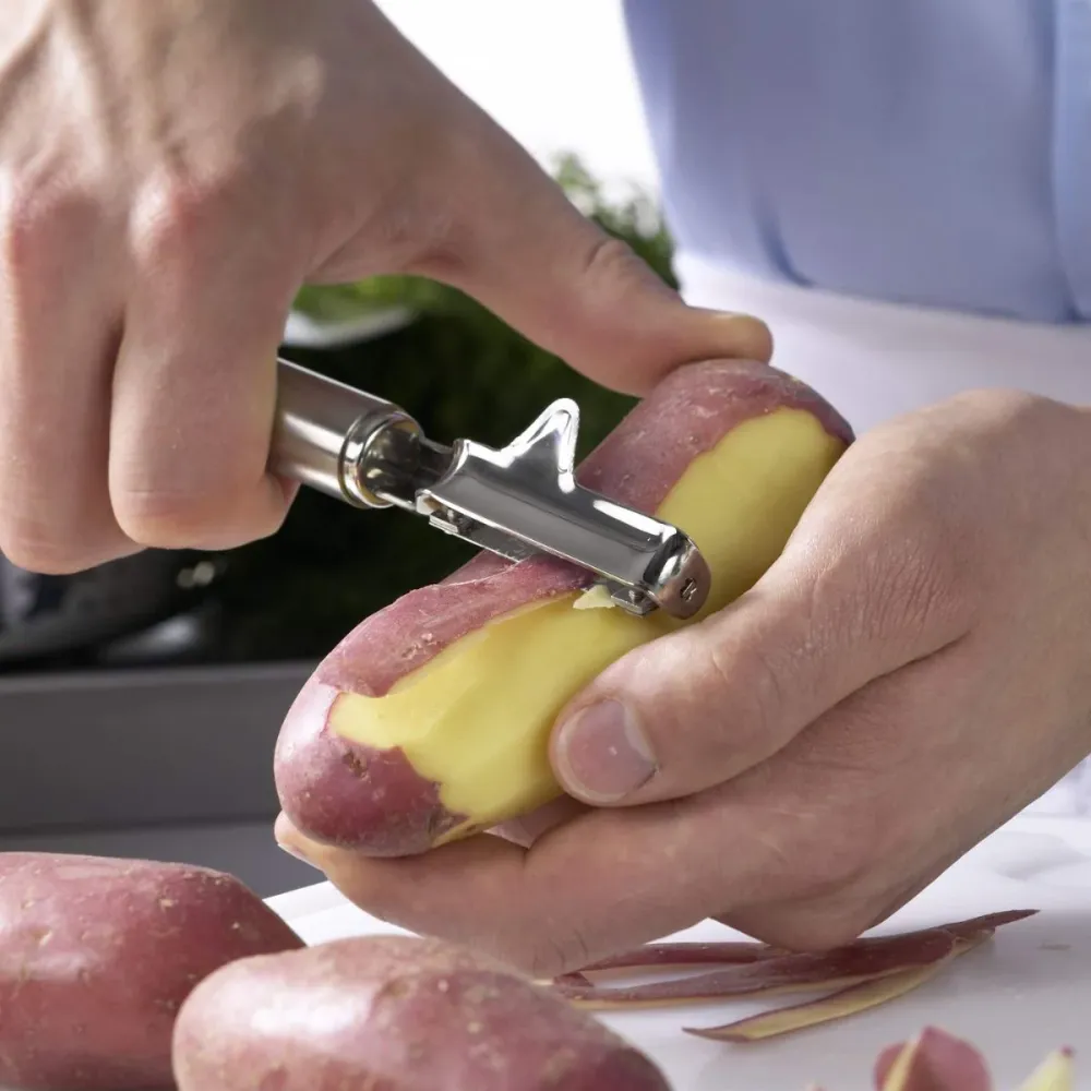 Rösle Stainless Steel Swivel Peeler Right-Handed Users