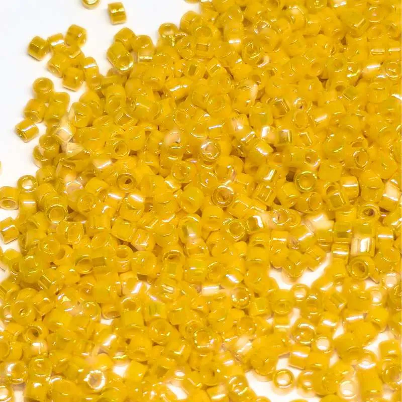 11/0 MIYUKI delica DB1572 Opaco Canary AB - 1gr.