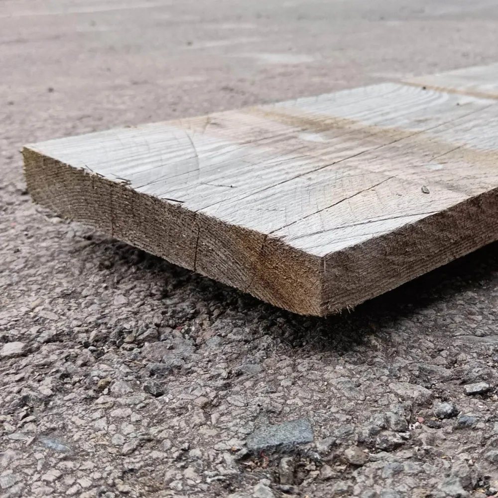 Heavy Duty Industrial Planche de bois résineux brut - 27x200 - L=3m