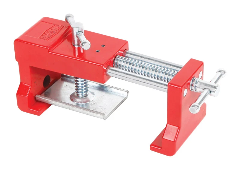 Bessey 4 . X 1-1/4 . D Cabinet Claw Set 300-600 lb 1 pk - Open Box