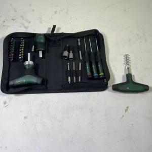 Bosch Hand Tools Calendario de Adviento 2024 con juego de herramientas de 33 piezas ( 1600A0349X ) Destornillador de carra...