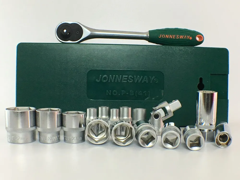 JUEGO DE CUBOS CROMO-VANADIO ESPIGA 1/2" 8-32 MM 17 PIEZAS JONNESWAY