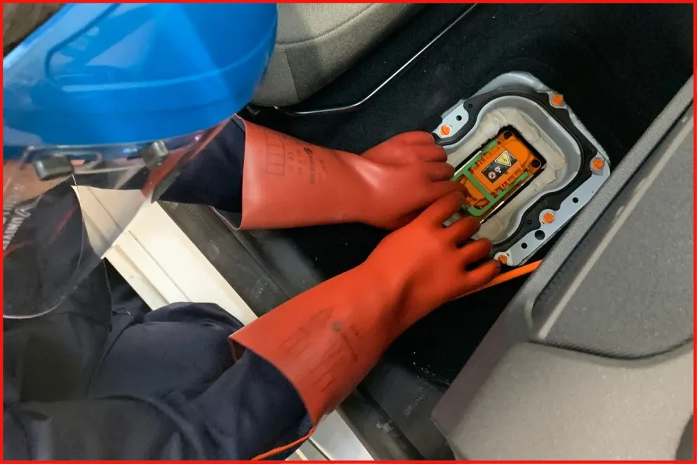 KS TOOLS Guante protector de electricista con protección mecánica, talla 11, clase 00, rojo ( 117.0067 )