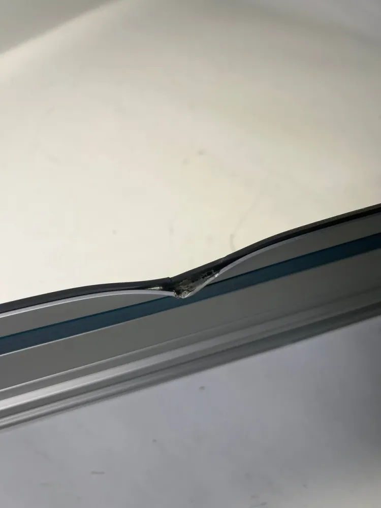 Carril guí Makita 1500 mm para sierras circulares manuales y de inmersión ( 199141-8 )