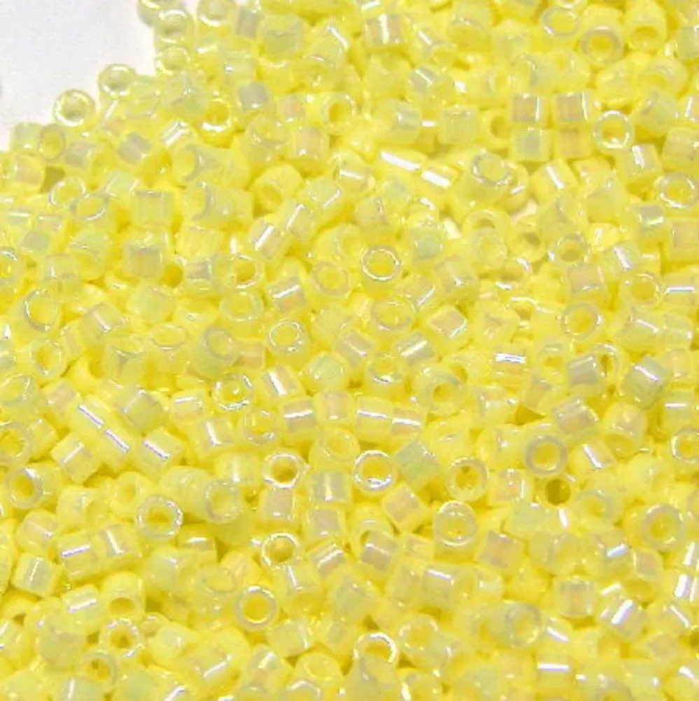 11/0 MIYUKI delica DB1501 - Opal Pale Dorado claro - 1gr.