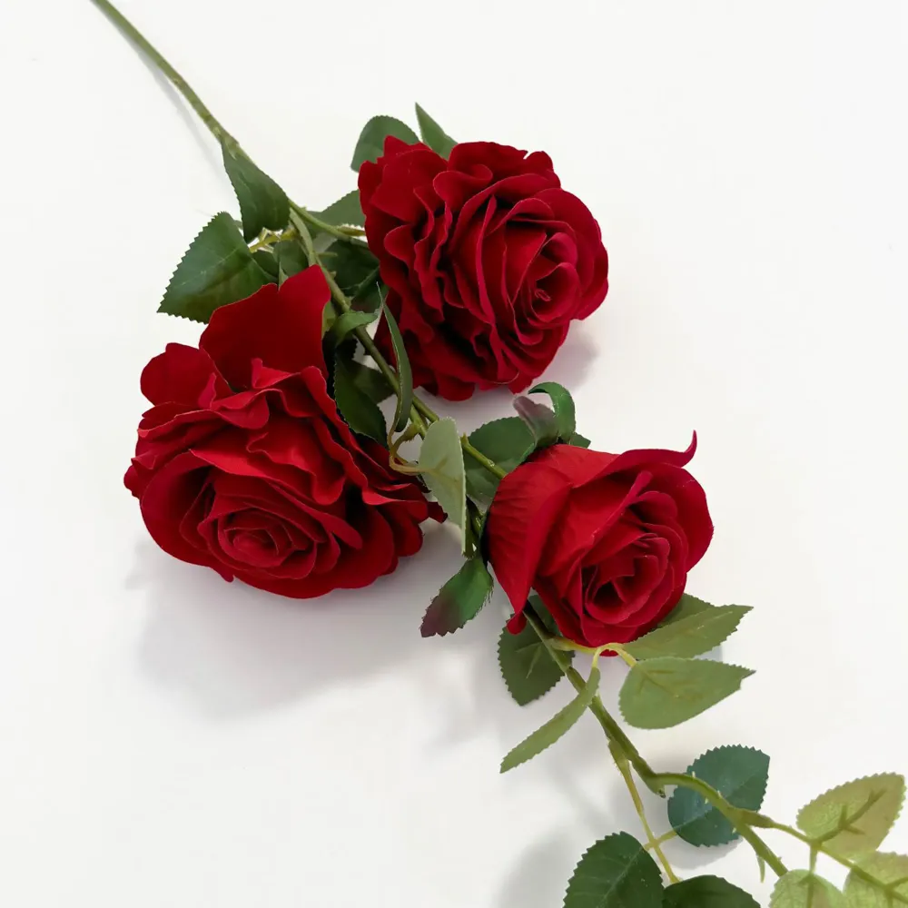 Profesional de Acero Rápido Flocado de poliéster 2 rosas grandes 1 capullo de rosa diminuto 95CM rojo