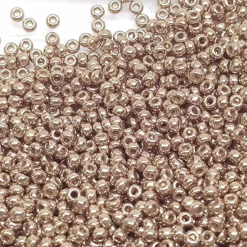 8/0 MIYUKI - rocalla - Duracoat Galvanized Champagne 1gr. 4204 para Roscado en Metales Duros