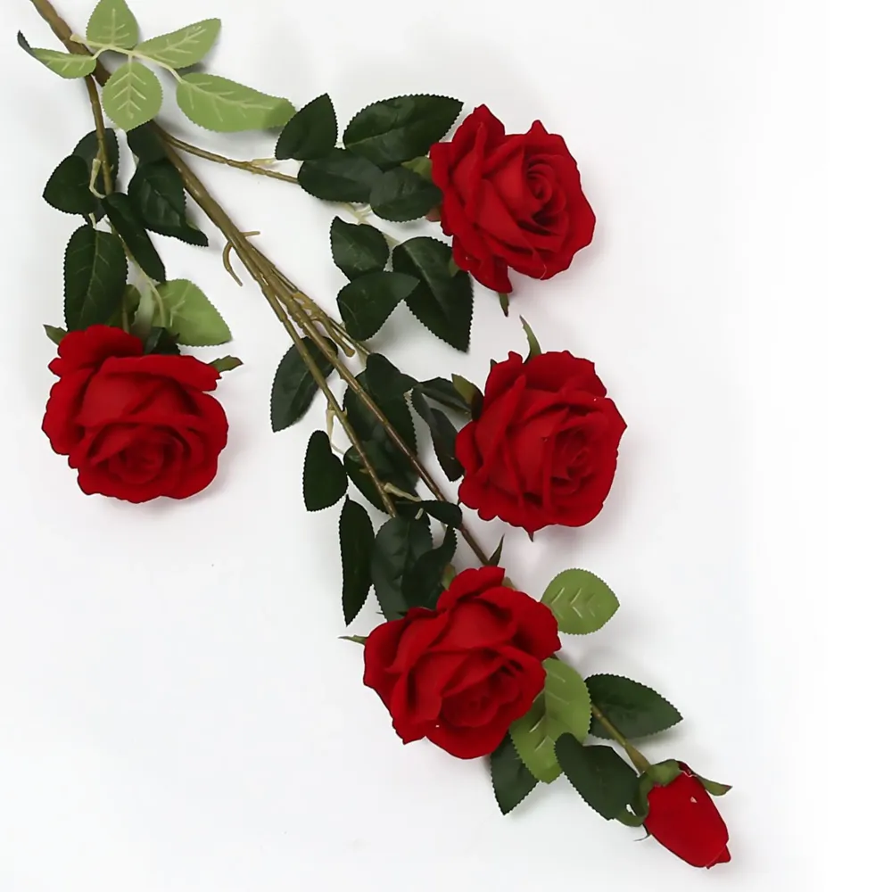 Machos de Rosca Izquierda 4 rosas grandes y una rosa pequeñ de capullo 108CM rojo