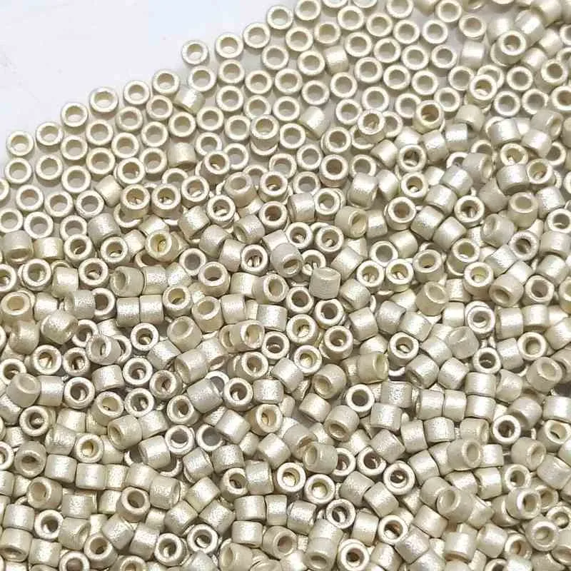 11/0 MIYUKI delica DB0335 - Matte Galvanized Plata - 1gr.