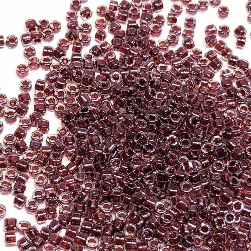 11/0 MIYUKI delica DB0924 - Cranberry Lined Crystal - 1gr.