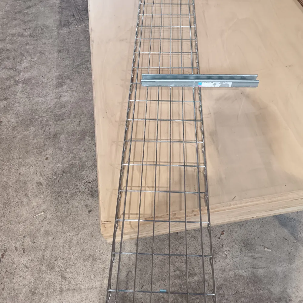 Chemin de câble - 250 x 50 - L=3m con Conjunto de Adaptadores