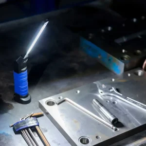 Mascarilla Quirúrgica Lámpara de Trabajo LED 600 Lúmenes Base Magnética Profesional FIT