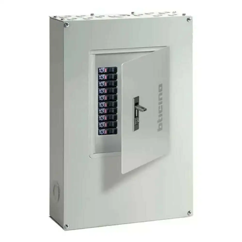 Soporte para Pared Tablero ensamblado 24p. C/int. Princ. 100A m1 160e 240/120v 3f-4h 10ka empotrar