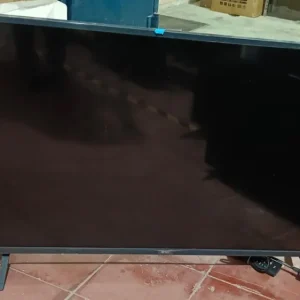 Pantalla smart tv 43 pulgadas LG, usado